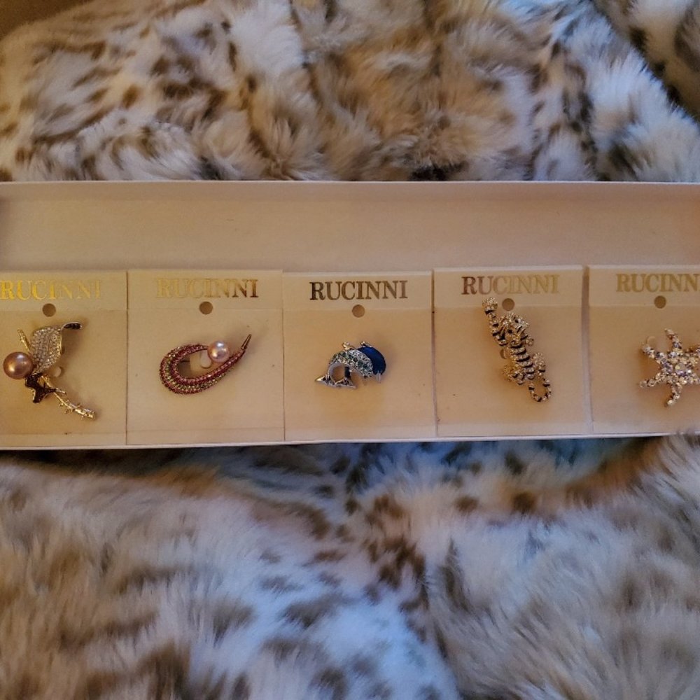 Set of 5 Lapel Pins: Rucinni